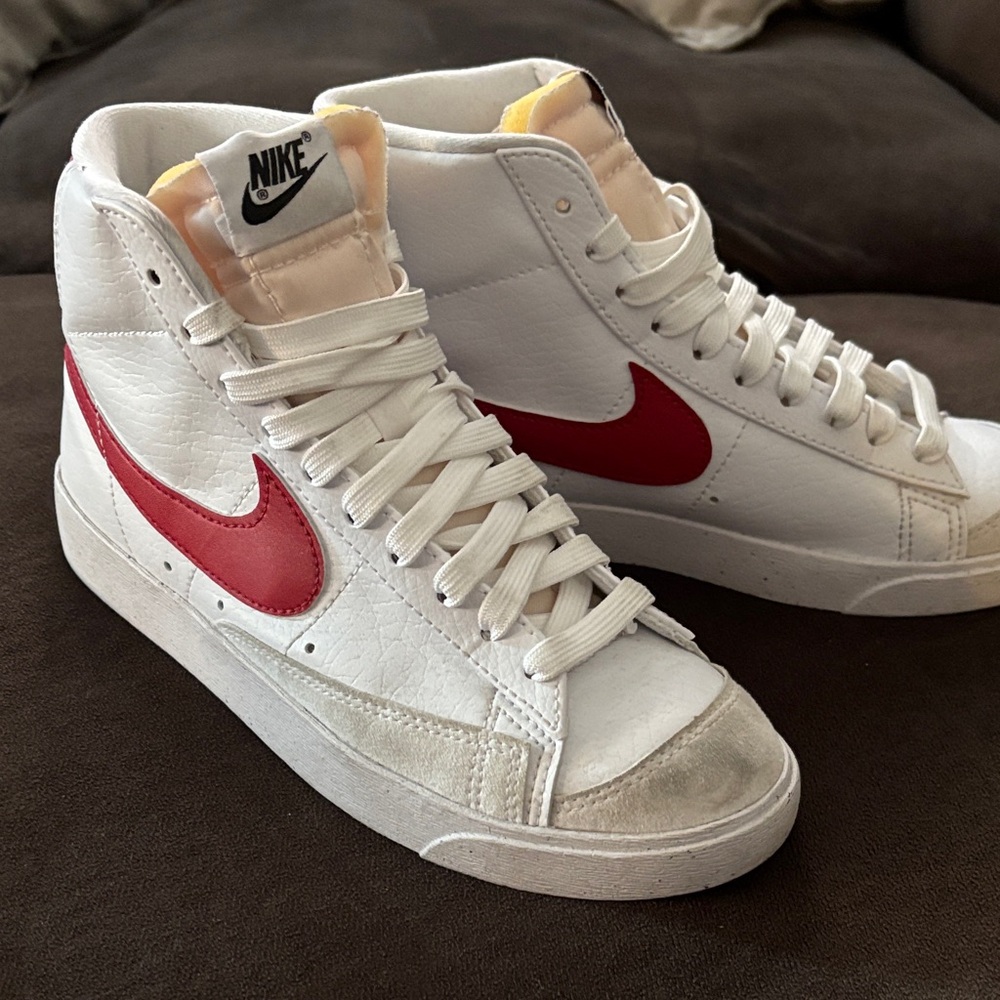 Nike White and Red High-Tops - BLAZERS - Picture 1 of 6